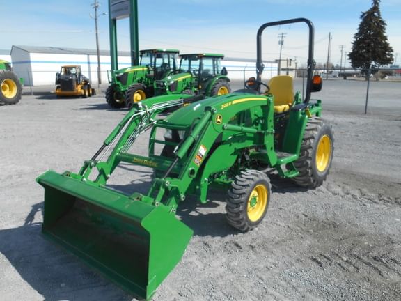 Main image John Deere 3033R
