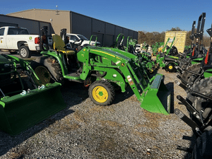 2020 John Deere 3033R Image