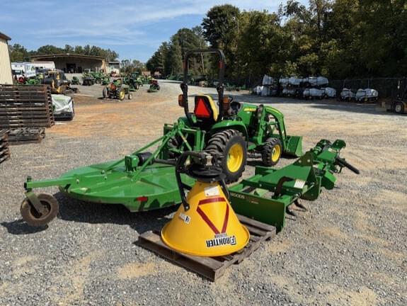 Image of John Deere 3033R equipment image 2