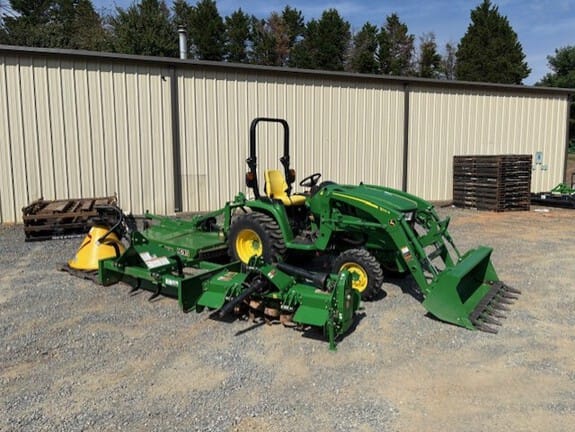 2020 John Deere 3033R Equipment Image0