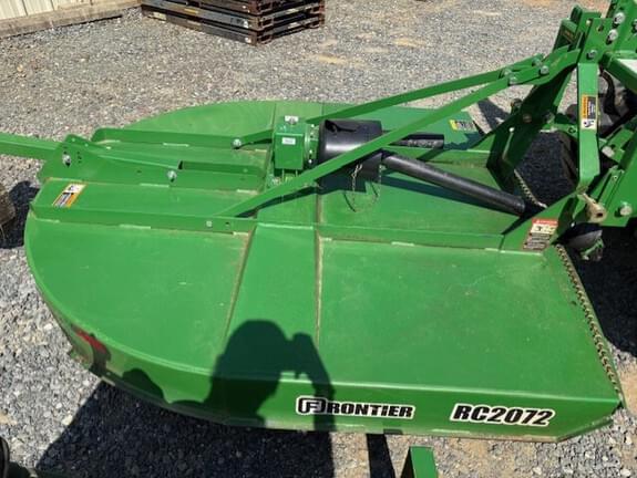 Image of John Deere 3033R equipment image 3