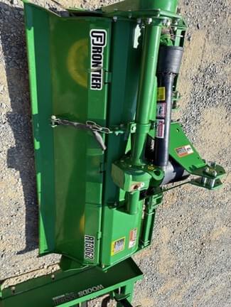 Image of John Deere 3033R equipment image 4