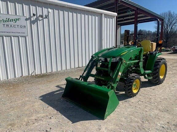 Main image John Deere 3033R