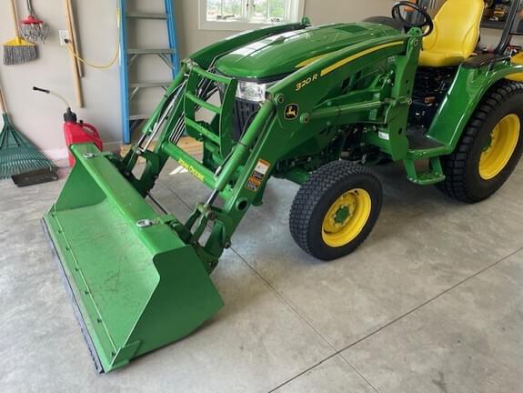 Image of John Deere 3033R equipment image 4