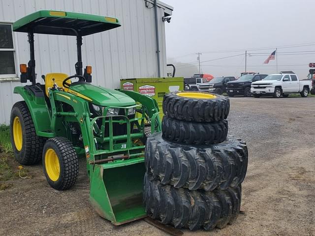 Image of John Deere 3035D equipment image 2