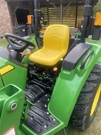 Image of John Deere 3035D equipment image 4