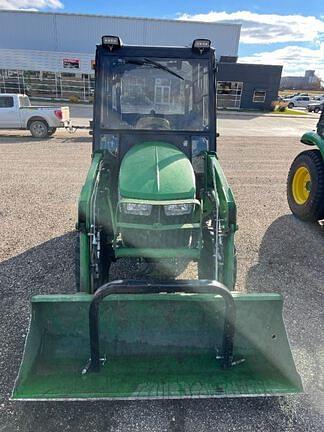 Image of John Deere 3038E equipment image 4