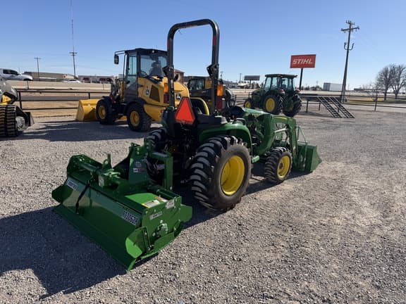 Image of John Deere 3038E equipment image 4