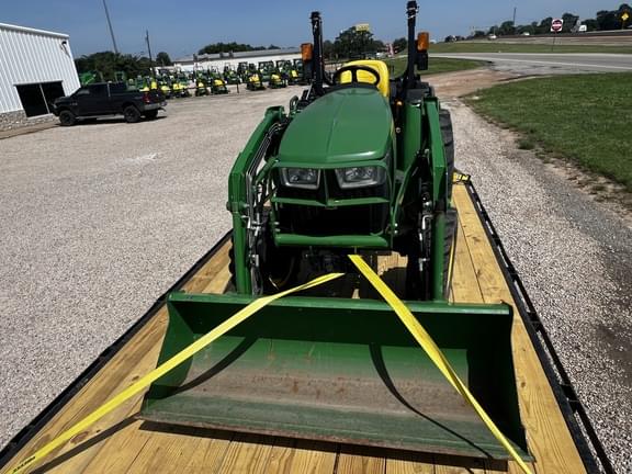 Image of John Deere 3038E equipment image 3