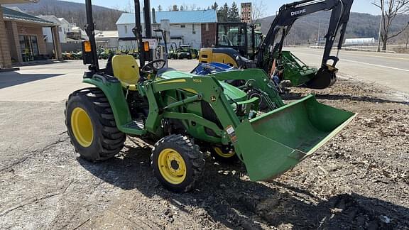 Image of John Deere 3038E equipment image 4