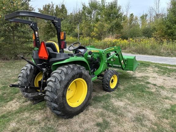 Image of John Deere 3038E equipment image 4