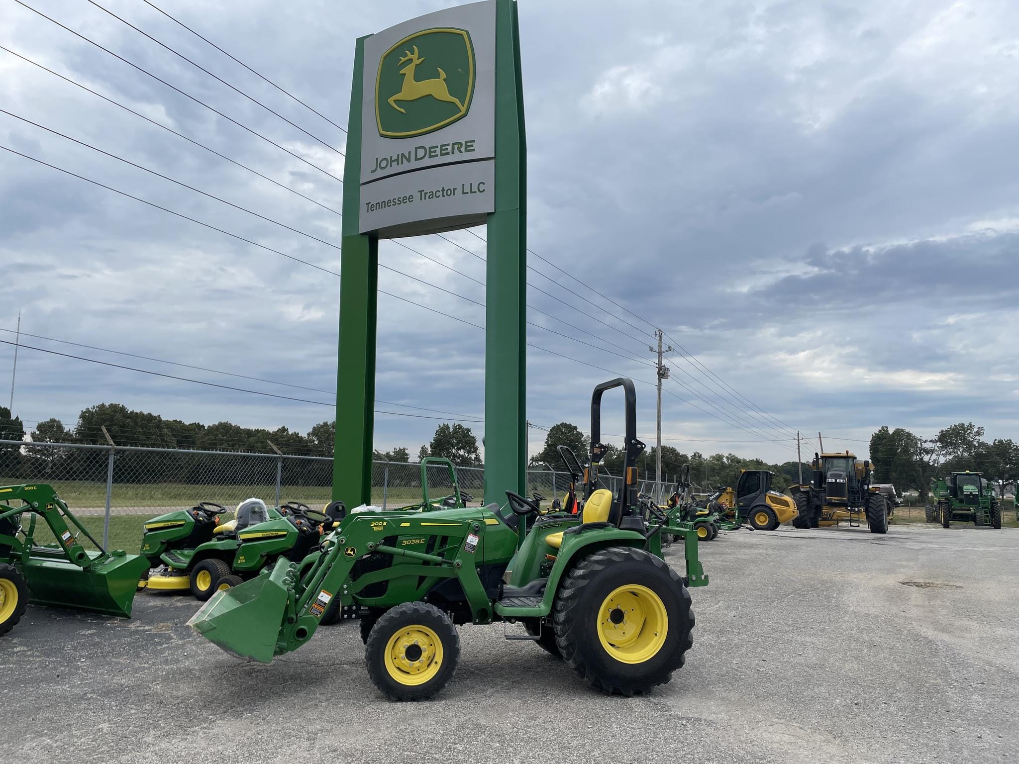 Main image John Deere 3038E