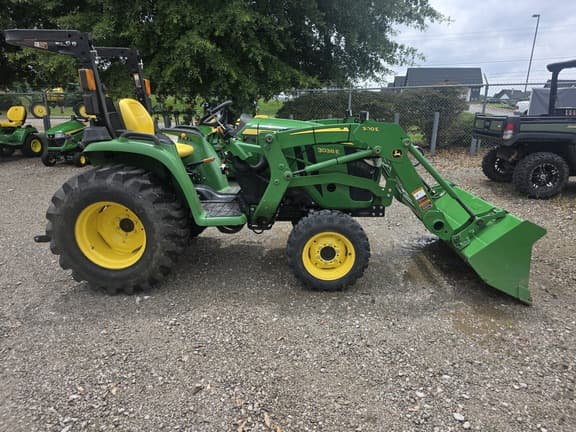 Image of John Deere 3038E equipment image 1