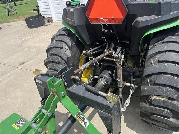 Image of John Deere 3038E equipment image 3