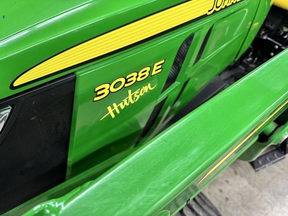 Image of John Deere 3038E equipment image 3