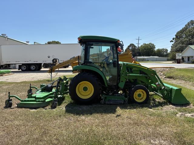 Image of John Deere 3039R equipment image 4