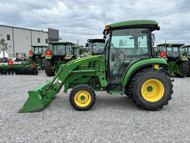 Image of John Deere 3039R equipment image 1