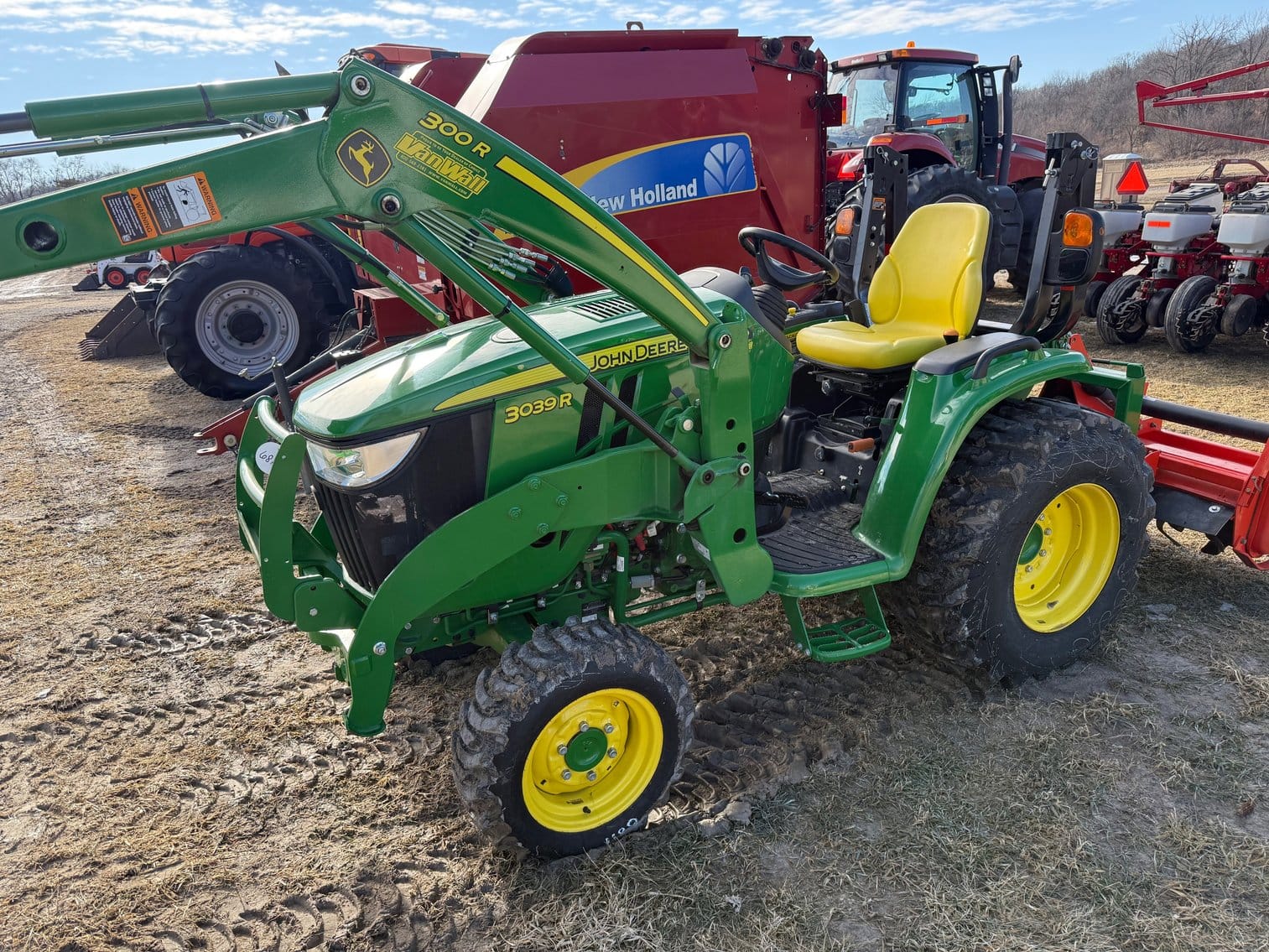 2020 John Deere 3039R Equipment Image0