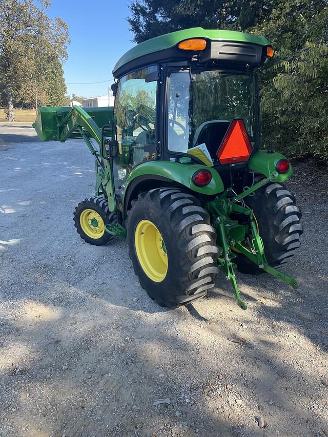 Image of John Deere 3039R equipment image 3