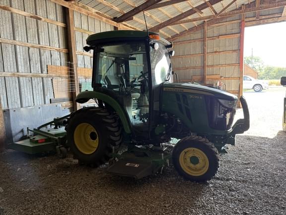 Image of John Deere 3039R equipment image 4