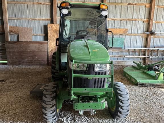 Image of John Deere 3039R equipment image 2