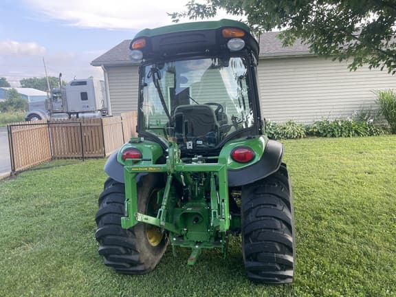 Image of John Deere 3039R equipment image 2