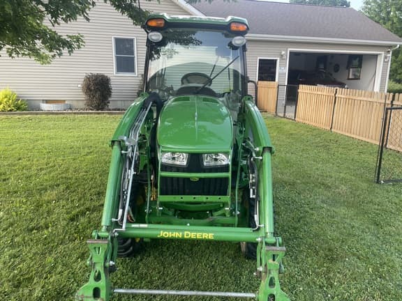 Image of John Deere 3039R equipment image 3
