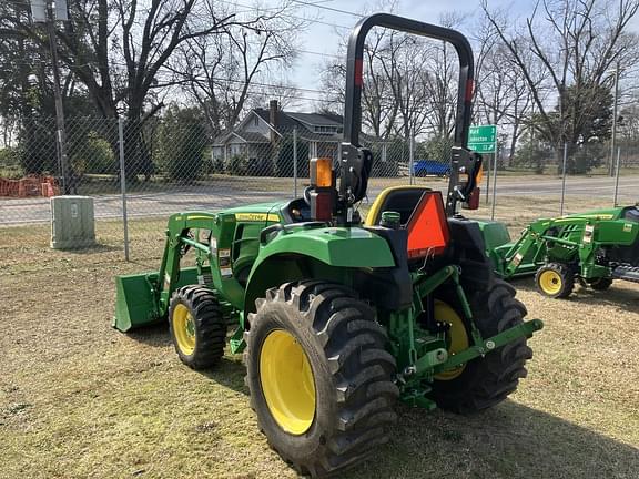 Image of John Deere 3043D equipment image 4