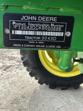 Image of John Deere 3043D equipment image 4