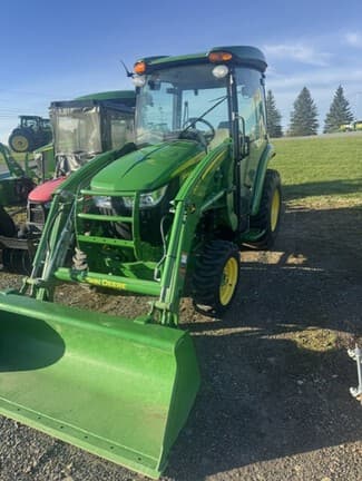 Image of John Deere 3046R equipment image 1