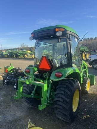 Image of John Deere 3046R equipment image 4