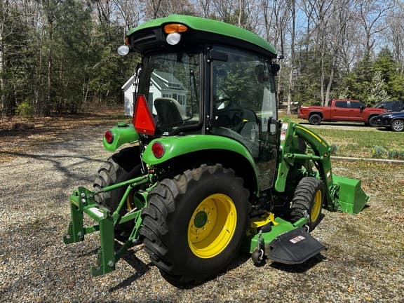 Image of John Deere 3046R equipment image 2