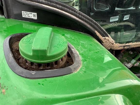 Image of John Deere 3046R equipment image 4
