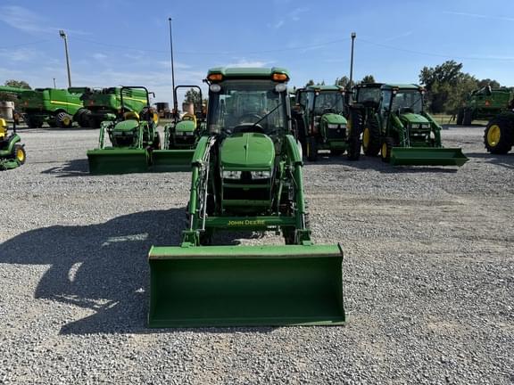 Image of John Deere 3046R equipment image 2