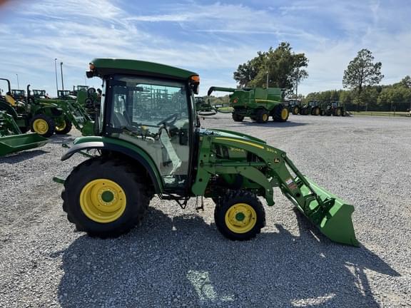Image of John Deere 3046R equipment image 3