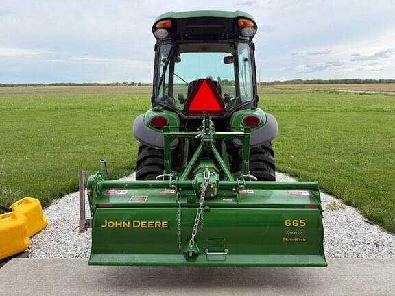 Image of John Deere 3046R equipment image 1