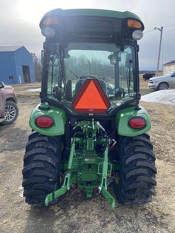 Image of John Deere 3046R equipment image 4