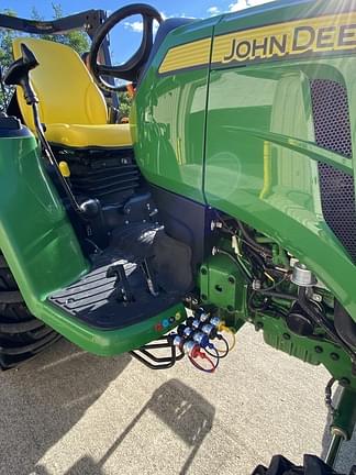 Image of John Deere 3046R equipment image 3