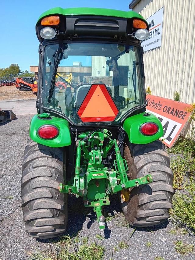 Image of John Deere 3046R equipment image 2