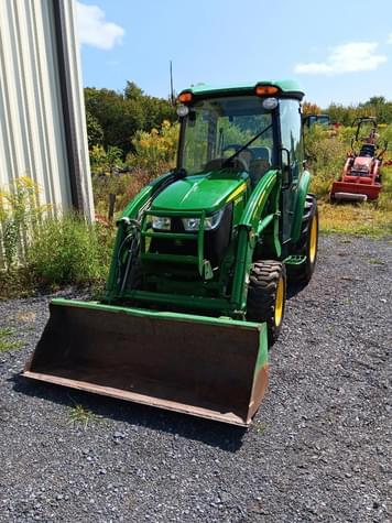Main image John Deere 3046R