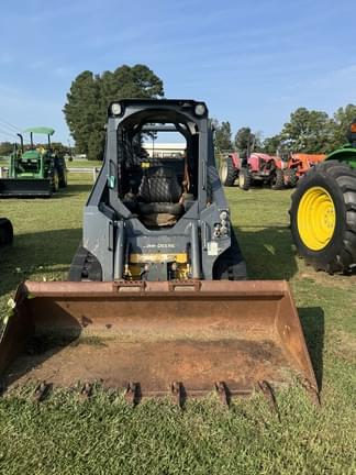 Image of John Deere 317G equipment image 4