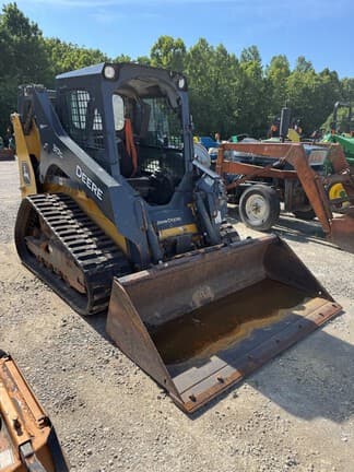 Image of John Deere 317G equipment image 4