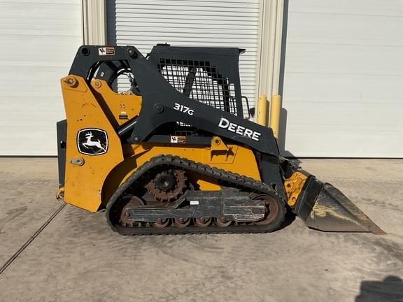 Image of John Deere 317G equipment image 3