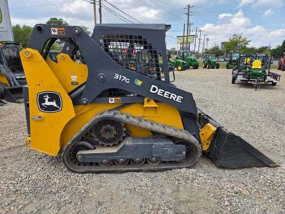 Image of John Deere 317G equipment image 3
