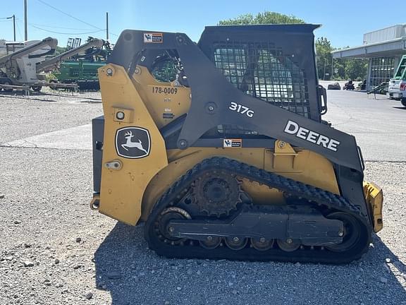 Image of John Deere 317G equipment image 3