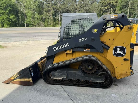 Image of John Deere 317G equipment image 3