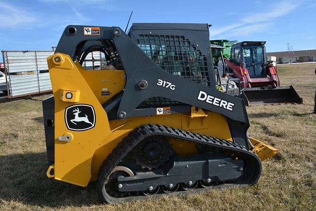 Image of John Deere 317G equipment image 3