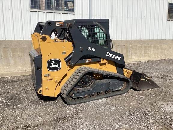 Image of John Deere 317G equipment image 4