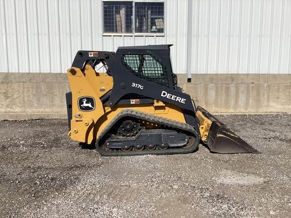 Image of John Deere 317G equipment image 3