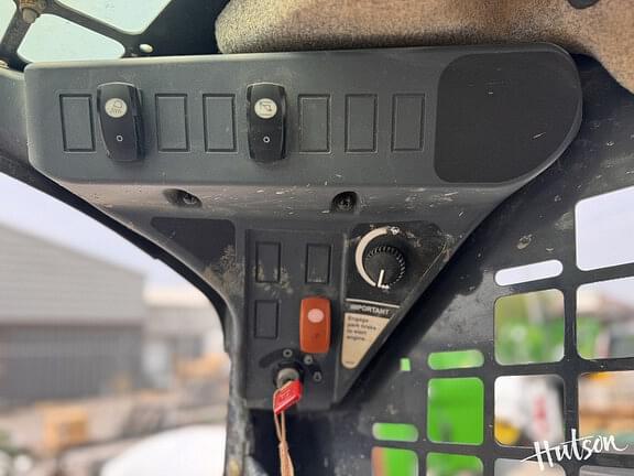 Image of John Deere 317G equipment image 3